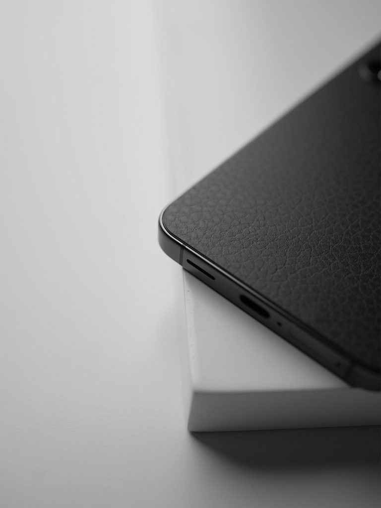 galaxy s24+ skins
