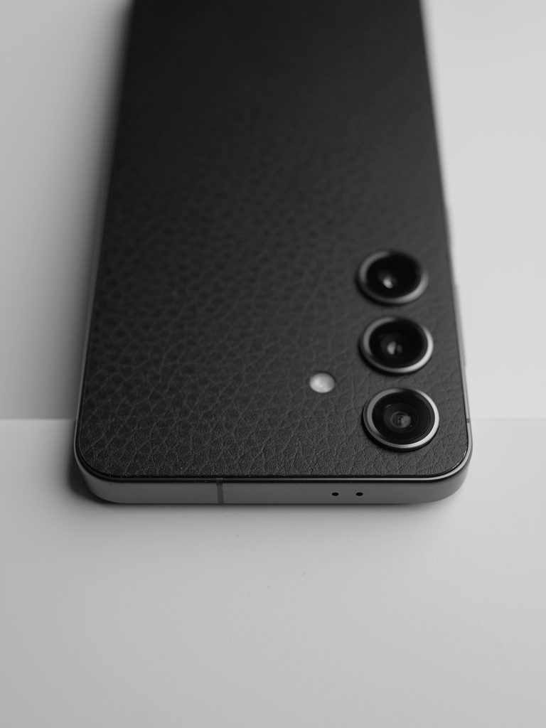 galaxy s24+ skins